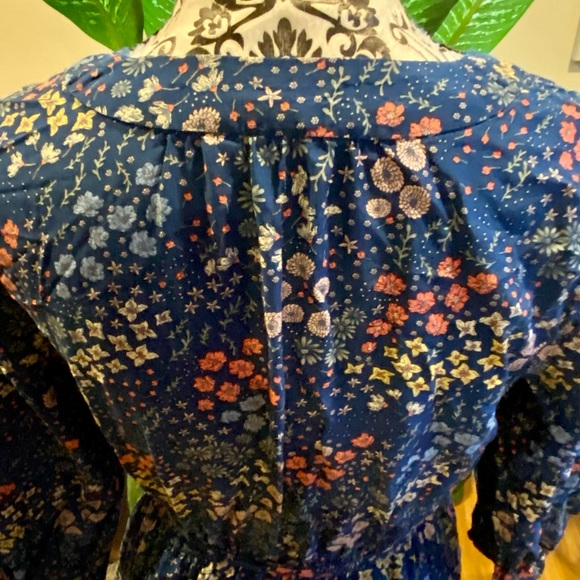 MIDI timeless floral Gap dress with details. - Picture 3 of 6